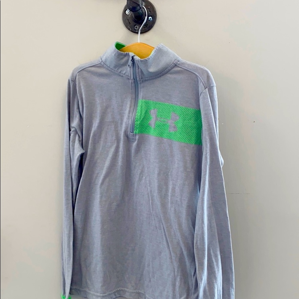 UNDER ARMOUR boys long sleeve heatgear shirt